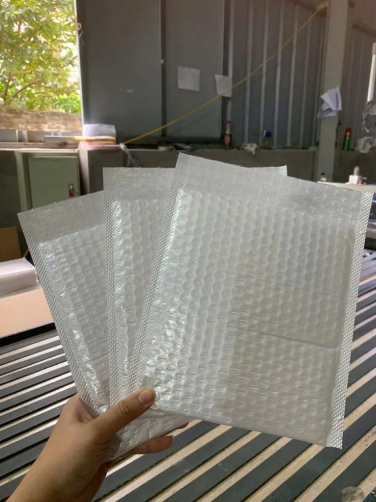 Túi Poly chống sốc Túi Poly chống sốc